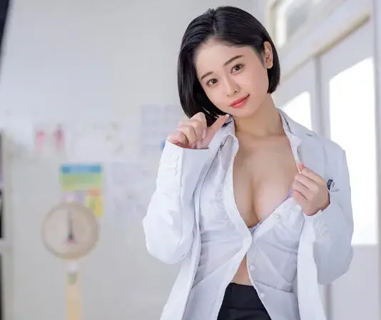 いつでも連射！保健室の先生、青春の喉奥射精、追撃フェラチオ MINAMO